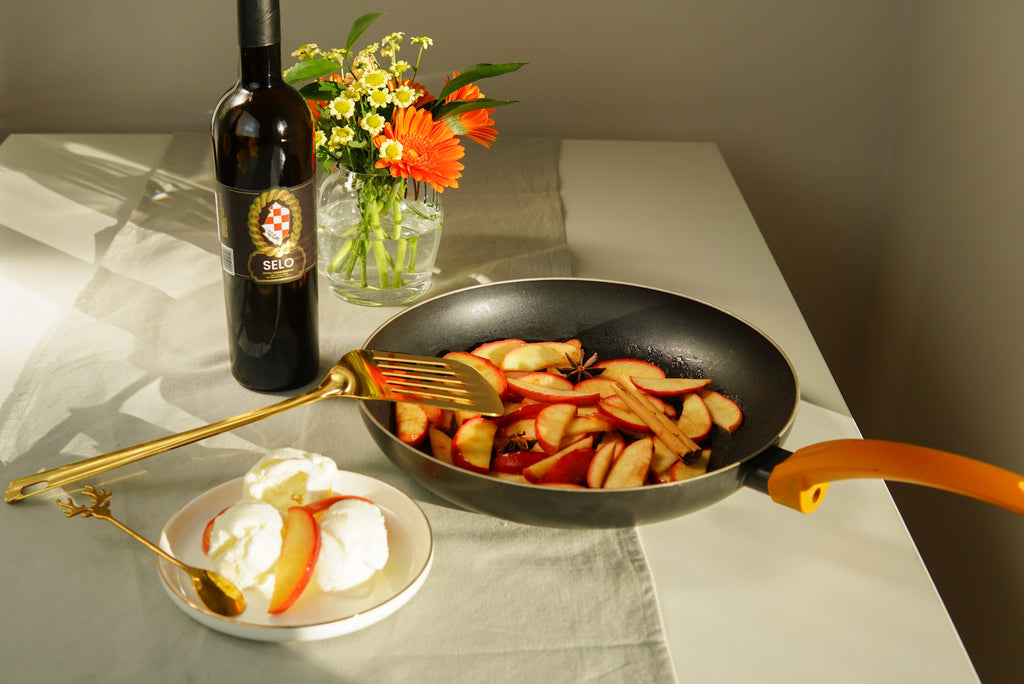 Skillet Apples with Cinnamon